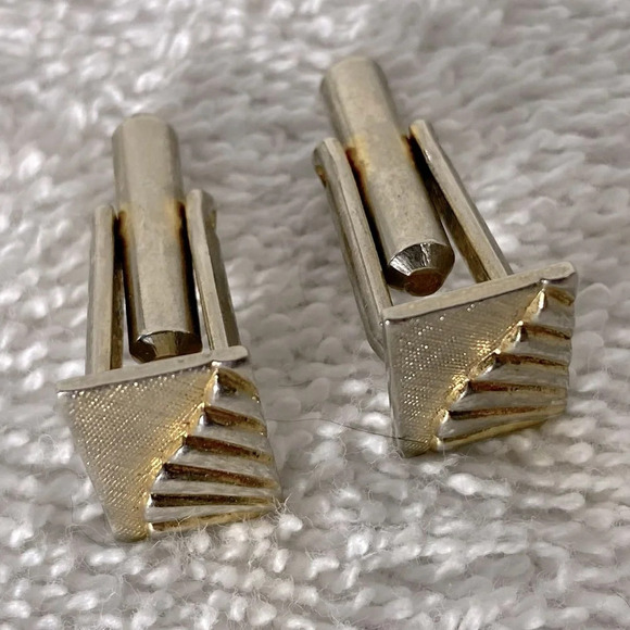 Vintage Gold Tone Metal  Rectangle Textured Cufflinks - Picture 8 of 9